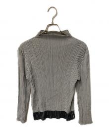 ISSEY MIYAKE FETE（イッセイミヤケフェット）の古着「ハイネックプリーツカットソー」｜グレー×ブラック