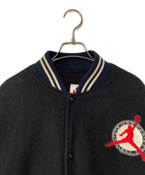 NIKE（ナイキ）NIKE (ナイキ) AIR JORDAN VARSITY JACKET ブラック×ベージュ サイズ:Lの古着・服飾アイテム