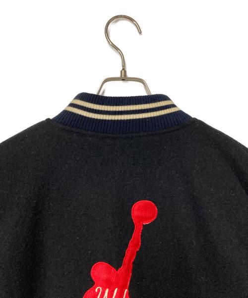 NIKE（ナイキ）NIKE (ナイキ) AIR JORDAN VARSITY JACKET ブラック×ベージュ サイズ:Lの古着・服飾アイテム