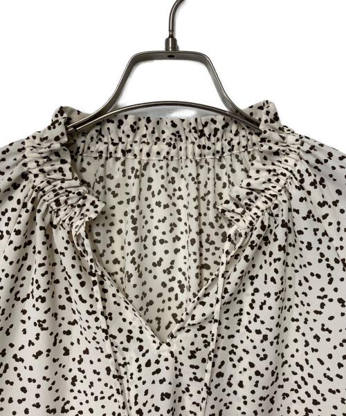 martinique（マルティニーク）martinique (マルティニーク) martinique 総柄ブラウス ベージュ ベージュ サイズ:FREEの古着・服飾アイテム