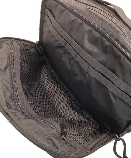 BRIEFING（ブリーフィング）BRIEFING (ブリーフィング) ZIP LINER MOD ショルダーバッグ ブラックの古着・服飾アイテム