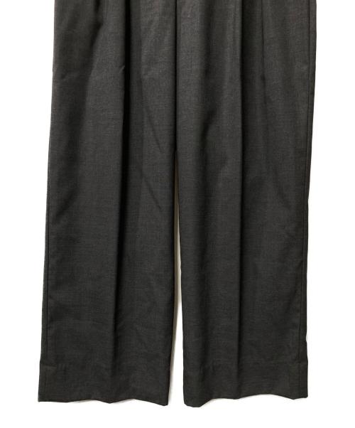 J.PRESS（ジェイプレス）J.PRESS (ジェイプレス) digawel (ディガウェル) CRST 2タックパンツ グレー サイズ:2の古着・服飾アイテム