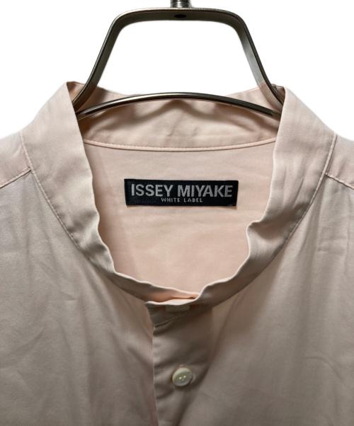 ISSEY MIYAKE（イッセイミヤケ）ISSEY MIYAKE (イッセイミヤケ) バンドカラーシャツ ピンク サイズ:Freeの古着・服飾アイテム