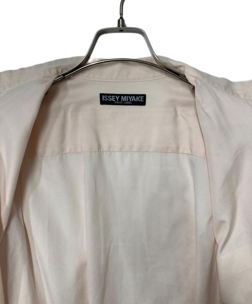 ISSEY MIYAKE（イッセイミヤケ）ISSEY MIYAKE (イッセイミヤケ) バンドカラーシャツ ピンク サイズ:Freeの古着・服飾アイテム