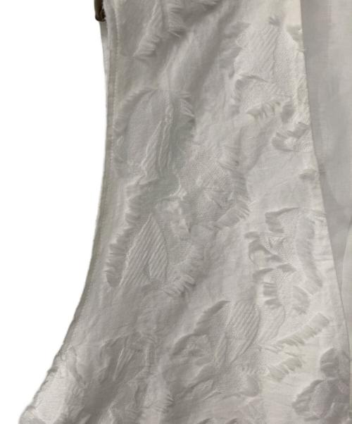 RYU KAGA（リュウ カガ）RYU KAGA (リュウ カガ) Jacquard shirred vest ホワイト サイズ:38の古着・服飾アイテム
