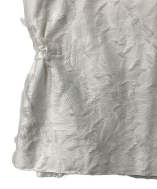 RYU KAGA（リュウ カガ）RYU KAGA (リュウ カガ) Jacquard shirred vest ホワイト サイズ:38の古着・服飾アイテム