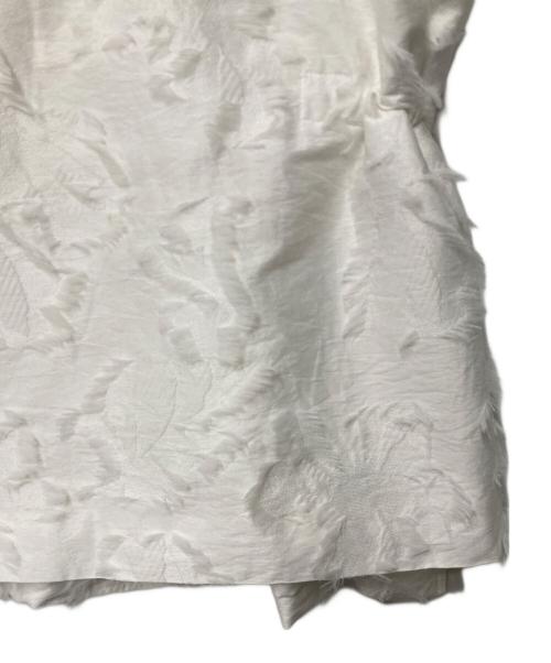 RYU KAGA（リュウ カガ）RYU KAGA (リュウ カガ) Jacquard shirred vest ホワイト サイズ:38の古着・服飾アイテム