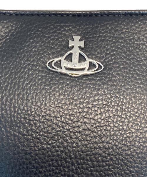 Vivienne Westwood（ヴィヴィアンウエストウッド）Vivienne Westwood (ヴィヴィアンウエストウッド) スクエア・ショルダーバッグ ブラックの古着・服飾アイテム