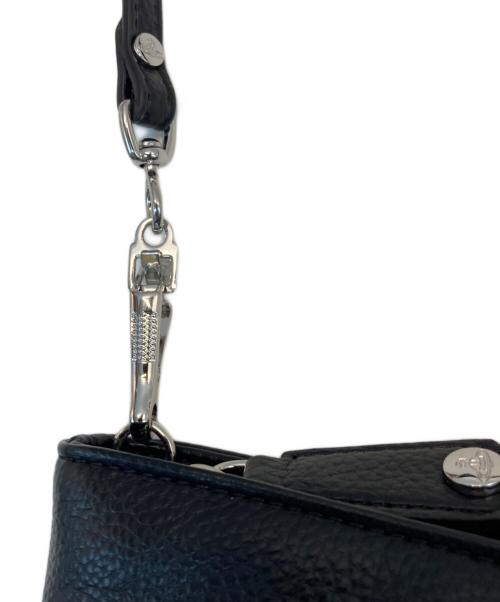 Vivienne Westwood（ヴィヴィアンウエストウッド）Vivienne Westwood (ヴィヴィアンウエストウッド) スクエア・ショルダーバッグ ブラックの古着・服飾アイテム
