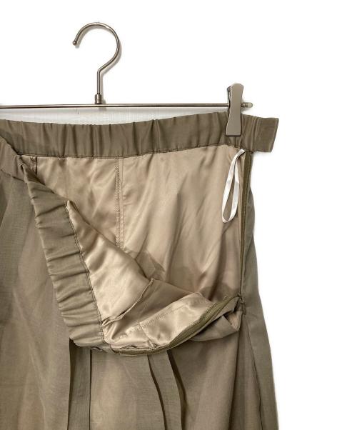 自由区（ジユウク）自由区 (ジユウク) オーガンジープリーツ スカート カーキ サイズ:46の古着・服飾アイテム