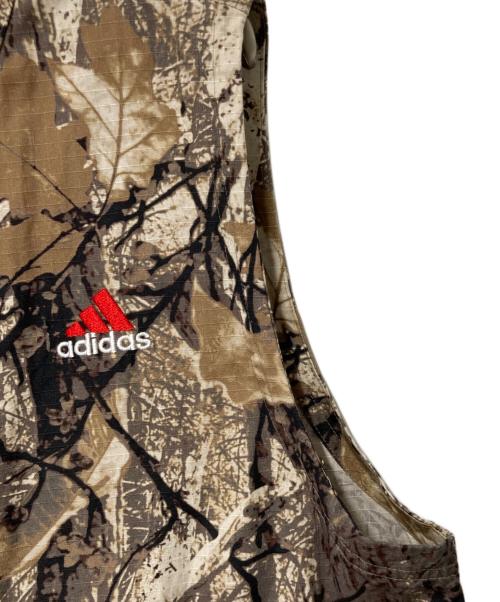 adidas（アディダス）adidas (アディダス) 迷彩柄ベスト カーキ サイズ:Ｍの古着・服飾アイテム