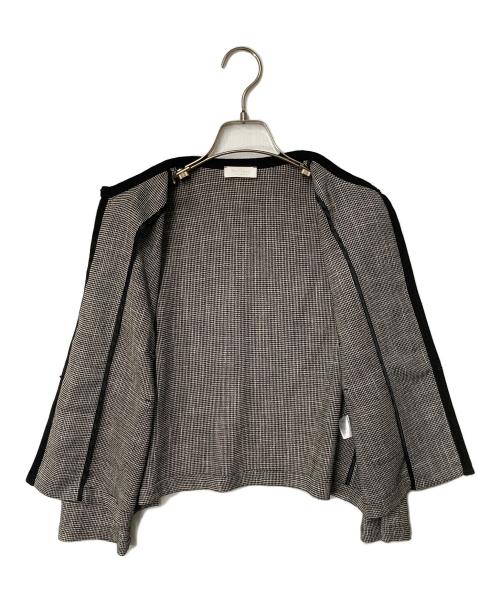 BALLSEY（ボールジィ）BALLSEY (ボールジィ) カラミ ノーカラージャケット ホワイト×ブラック サイズ:36の古着・服飾アイテム