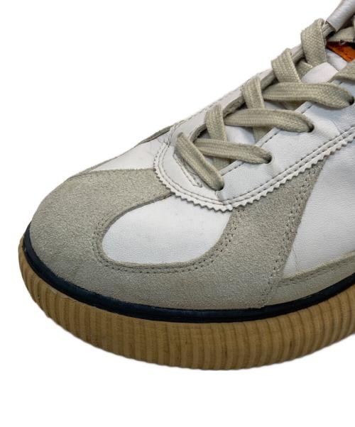 Onitsuka Tiger（オニツカタイガー）Onitsuka Tiger (オニツカタイガー) DELECITY ホワイト サイズ:CM25/EUR39.5/US6 1/2/UK51/2 /BR37/CN250の古着・服飾アイテム