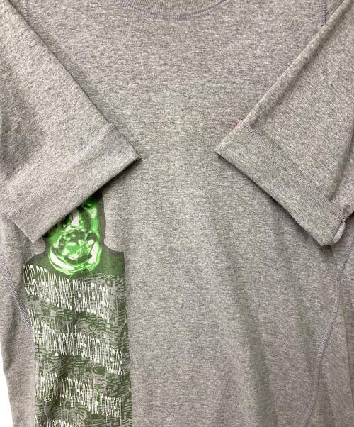 LEVI'S ENGINEERED（リーバイスエンジニアード）LEVI'S ENGINEERED (リーバイスエンジニアード) プリントTシャツ グレー サイズ:Ｍの古着・服飾アイテム