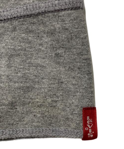 LEVI'S ENGINEERED（リーバイスエンジニアード）LEVI'S ENGINEERED (リーバイスエンジニアード) プリントTシャツ グレー サイズ:Ｍの古着・服飾アイテム