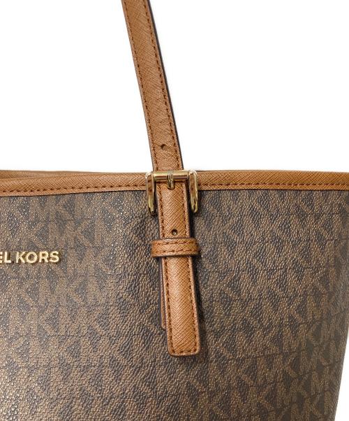 MICHAEL KORS（マイケルコース）MICHAEL KORS (マイケルコース) ジェットセットトラベル ミディアム キャリーオール トート ブラウンの古着・服飾アイテム