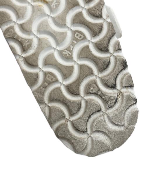 BIRKENSTOCK（ビルケンシュトック）BIRKENSTOCK (ビルケンシュトック) アリゾナサンダル ホワイト サイズ:24cmの古着・服飾アイテム