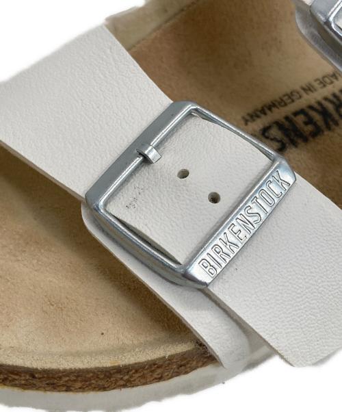 BIRKENSTOCK（ビルケンシュトック）BIRKENSTOCK (ビルケンシュトック) アリゾナサンダル ホワイト サイズ:24cmの古着・服飾アイテム