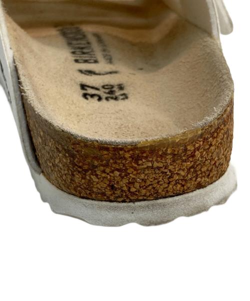 BIRKENSTOCK（ビルケンシュトック）BIRKENSTOCK (ビルケンシュトック) アリゾナサンダル ホワイト サイズ:24cmの古着・服飾アイテム