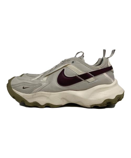 NIKE（ナイキ）NIKE (ナイキ) TC 7900 グレー サイズ:US8/UK5.5/EUR39/cm25/BR37.5/CN250の古着・服飾アイテム