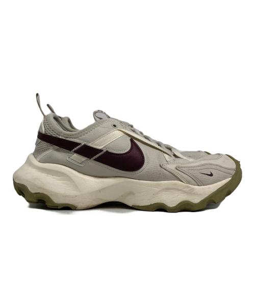 NIKE（ナイキ）NIKE (ナイキ) TC 7900 グレー サイズ:US8/UK5.5/EUR39/cm25/BR37.5/CN250の古着・服飾アイテム
