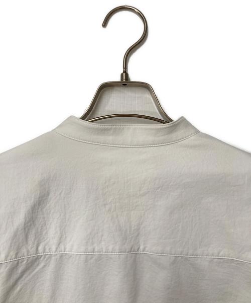 untrack（アントラック）untrack (アントラック) バンドカラーシャツ ホワイト サイズ:Lの古着・服飾アイテム