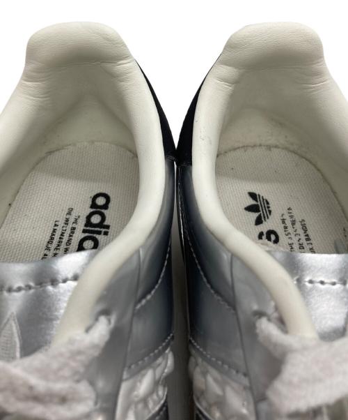 adidas（アディダス）adidas (アディダス) SAMBA JP EXCLUSIVE for BILLY'S シルバー サイズ:25.5の古着・服飾アイテム