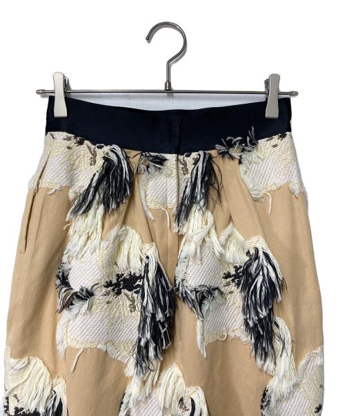 AKIRA NAKA（アキラナカ）AKIRA NAKA (アキラナカ) Kamila Tuck Skirt ベージュ×ブラックの古着・服飾アイテム