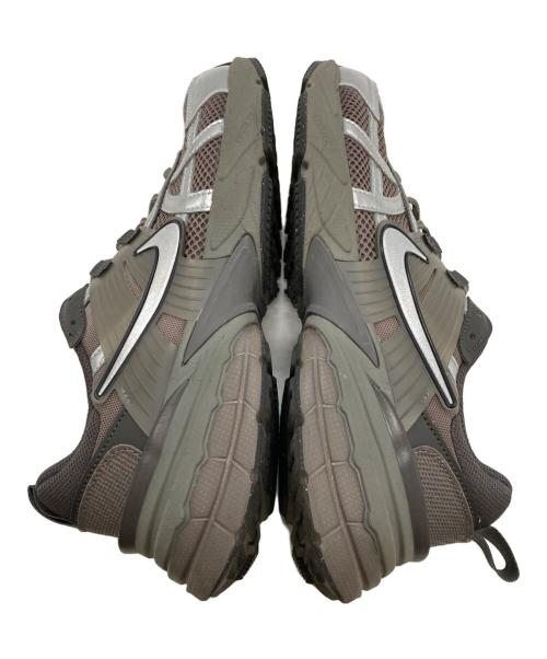 NIKE（ナイキ）NIKE (ナイキ) V2K RUN ブラウン サイズ:27.5cmの古着・服飾アイテム