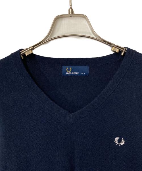 FRED PERRY（フレッドペリー）FRED PERRY (フレッドペリー) Vネックニット ネイビー サイズ:8の古着・服飾アイテム