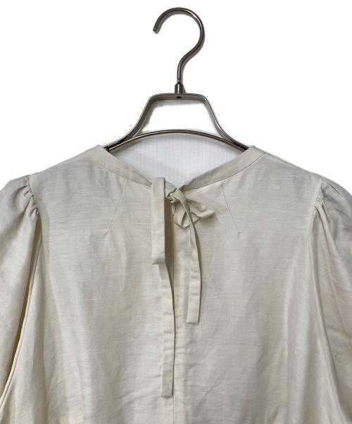 YORI（ヨリ）YORI (ヨリ) ショートパフギャザーブラウス アイボリー サイズ:38の古着・服飾アイテム