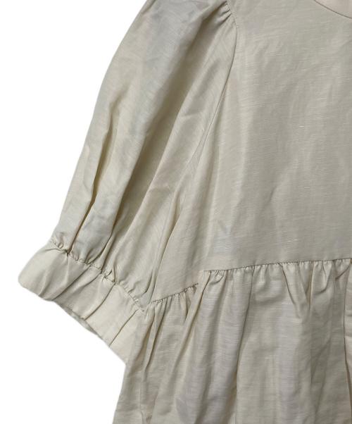 YORI（ヨリ）YORI (ヨリ) ショートパフギャザーブラウス アイボリー サイズ:38の古着・服飾アイテム