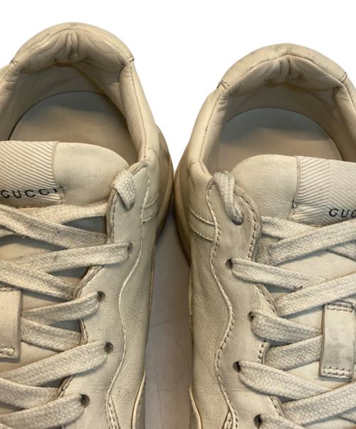 GUCCI（グッチ）GUCCI (グッチ) RHYTON ローカットスニーカー ベージュ サイズ:37の古着・服飾アイテム