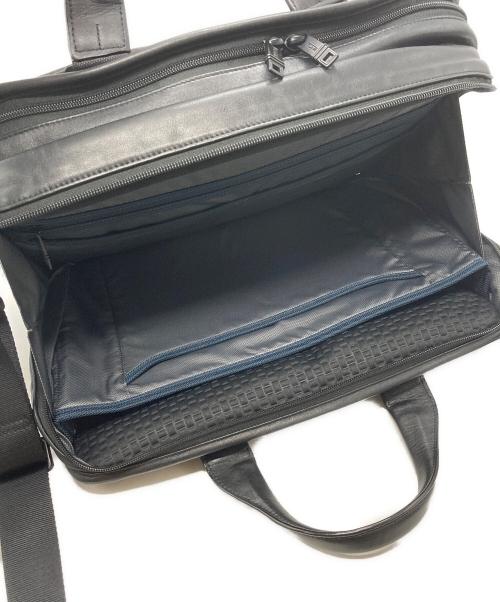 TUMI（トゥミ）TUMI (トゥミ) オーガナイザー・レザー・ブリーフ ブラックの古着・服飾アイテム