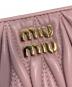 中古・古着 MIU MIU (ミュウミュウ) マテラッセ 2つ折り財布 ピンク：30000円
