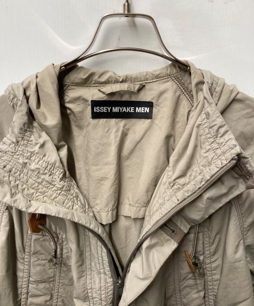 ISSEY MIYAKE MEN（イッセイミヤケメン）ISSEY MIYAKE MEN (イッセイミヤケメン) コート グレー サイズ:2の古着・服飾アイテム