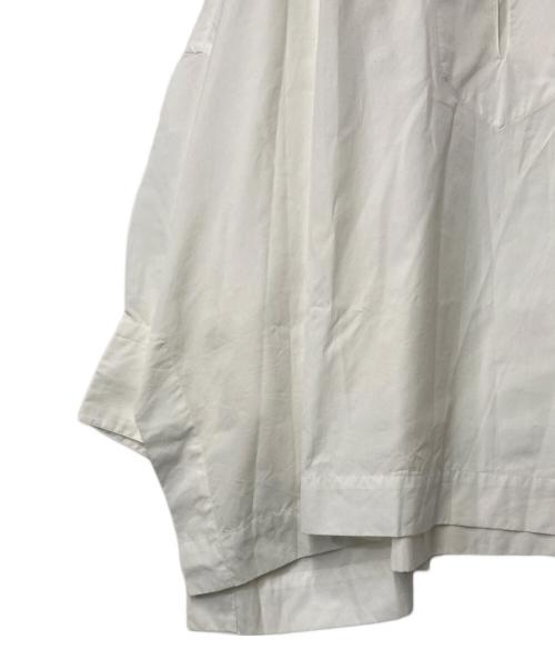 YLEVE（イレーヴ）YLEVE (イレーヴ) BOURRIENNE (ブリエンヌ) コットンタイプライター ポンチョ シャツ ホワイト サイズ:1の古着・服飾アイテム