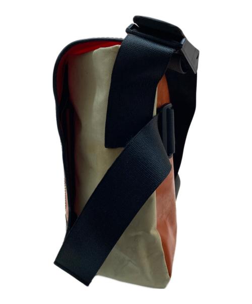 FREITAG（フライターグ）FREITAG (フライターグ) メッセンジャーバッグ ホワイト×オレンジの古着・服飾アイテム