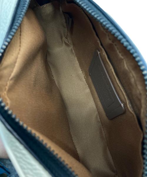 COACH（コーチ）COACH (コーチ) ショルダーバッグ ホワイトの古着・服飾アイテム