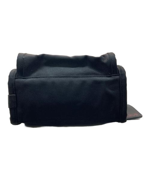 TUMI（トゥミ）TUMI (トゥミ) スモール・フラップ・ボディバッグ ブラックの古着・服飾アイテム