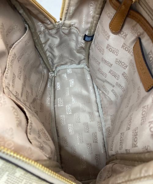 MICHAEL KORS（マイケルコース）MICHAEL KORS (マイケルコース) シグネチャーリュック ホワイトの古着・服飾アイテム