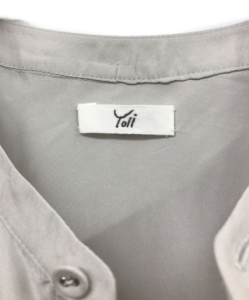 yoli（ヨリ）yoli (ヨリ) Silk tunic ワンピース グレー サイズ:FREEの古着・服飾アイテム