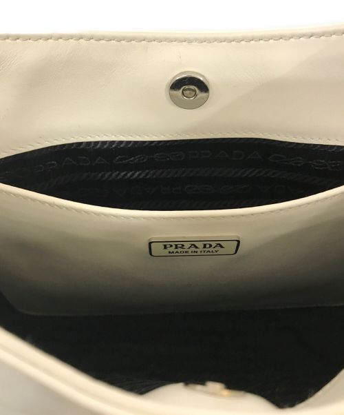 PRADA（プラダ）PRADA (プラダ) セミショルダーバッグ ホワイトの古着・服飾アイテム