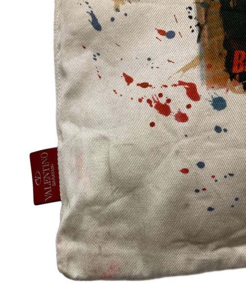 VALENTINO GARAVANI（ヴァレンティノ・ガラヴァーニ）VALENTINO GARAVANI (ヴァレンティノ・ガラヴァーニ) Jamie Reid (ジェイミー・リード) トートバッグ アイボリーの古着・服飾アイテム