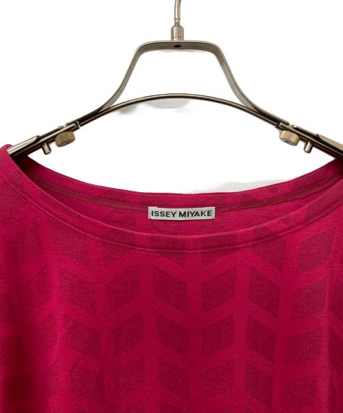 ISSEY MIYAKE（イッセイミヤケ）ISSEY MIYAKE (イッセイミヤケ) オーバーショルダーカットソー レッド サイズ:2の古着・服飾アイテム