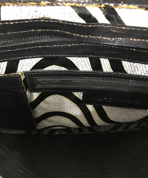 MARC MARMEL（マークマーメル）MARC MARMEL (マークマーメル) クラッキングショルダーバッグ ブラックの古着・服飾アイテム