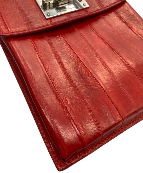 Salvatore Ferragamo（サルヴァトーレ フェラガモ）Salvatore Ferragamo (サルヴァトーレ フェラガモ) ガンチーニショルダーバッグ レッドの古着・服飾アイテム