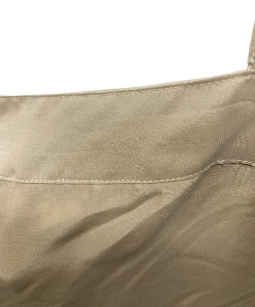 yoli（ヨリ）yoli (ヨリ) silk strap onepiece ベージュ サイズ:Mの古着・服飾アイテム