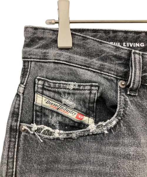 DIESEL（ディーゼル）DIESEL (ディーゼル) D-Sire 1996 Straight Jeans グレー サイズ:W25の古着・服飾アイテム