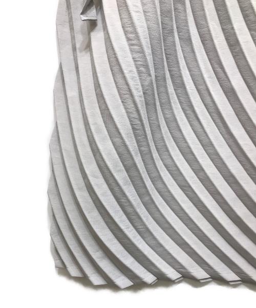ISSEY MIYAKE（イッセイミヤケ）ISSEY MIYAKE (イッセイミヤケ) RESONANT PLEATS SKIRT グレー サイズ:Sの古着・服飾アイテム